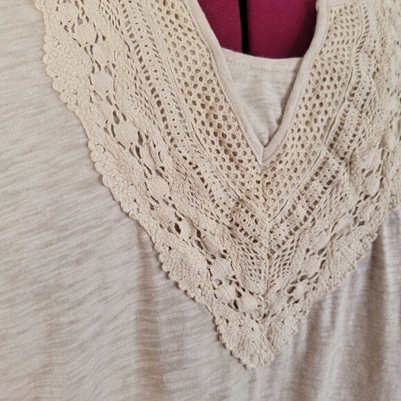 Catherines Embroidered V-Neck Top (Size 1X) - Picture 7 of 8